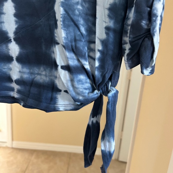 Chico's Tie-Dye Front Tie Navy Blue Size Small Short Sleeve Top - Picture 2 of 5